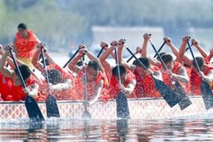 高效表现！曾繁日半场5中4拿到8分2板2助